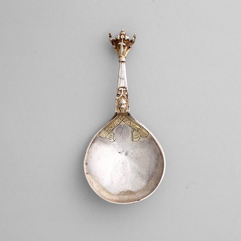 A Scandinavian early 17th century partially silver-gilt spoon, unidentified marks.