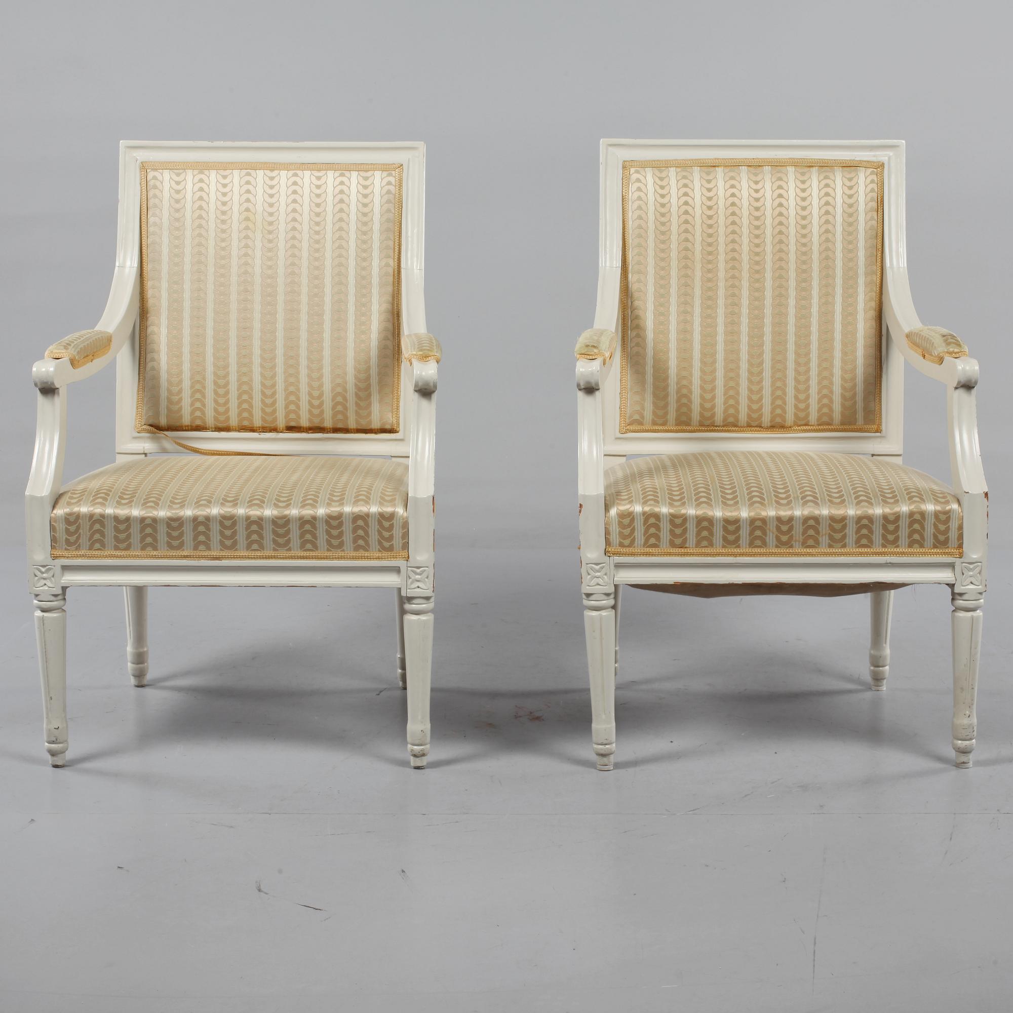 KARMSTOLAR, ett par, gustaviansk stil, 1900-talets första hälft.