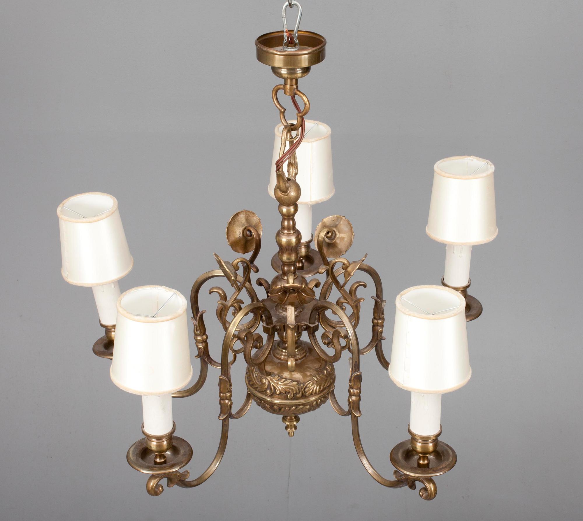 TAKKRONA, barockstil, 1900-talets första hälft. Höjd 67 cm.