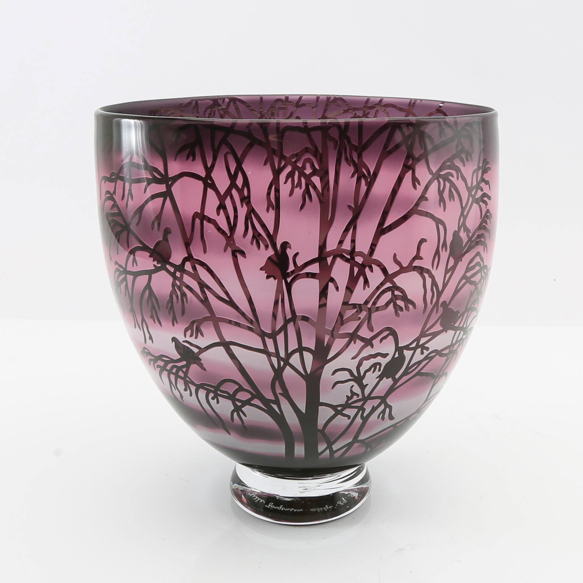 Jette Jörgensen, bowl, cased glass, signed and dated 1989.