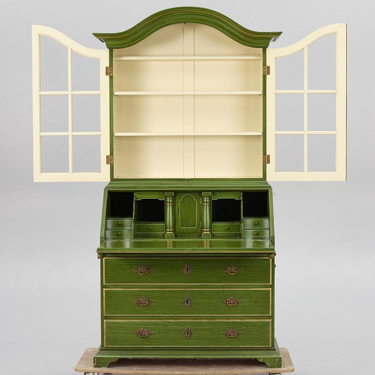 A Rococo style display cabinet, second half of the 20th Century.