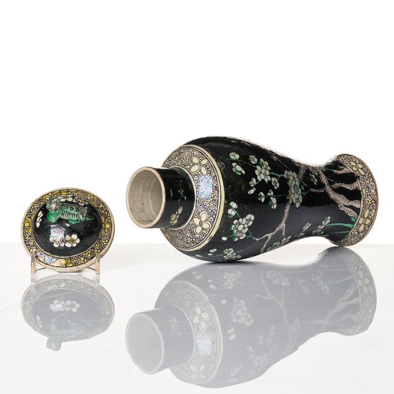 A famille verte vase with cover, Qing dynasty, 18th century.