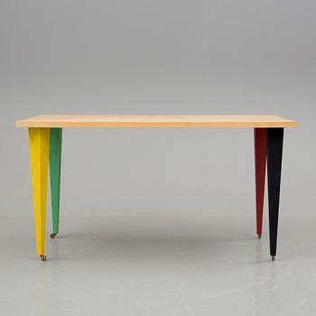 BORD, ur serien "Obelisk", Jonas Bohlin, Källemo, formgivet 1991.