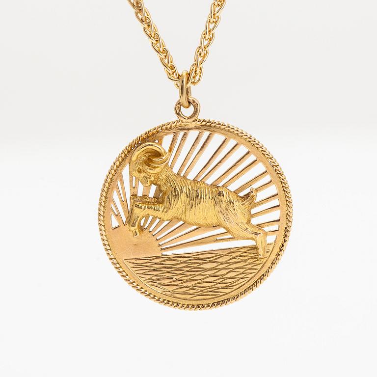 A horoscope Airies pendant with chain in 18K gold.