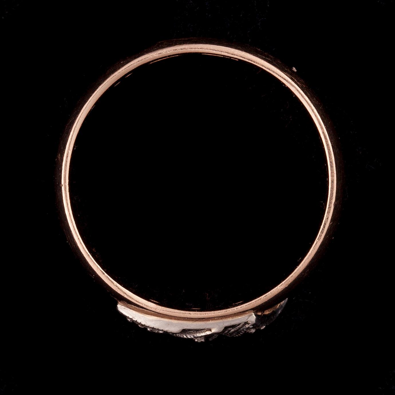 RING, 14K guld (583), tre 8/8-slipade, små diamanter, lettiska stämplar. Vikt 5 g.