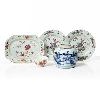 Five pieces of Chinese porcelain, 18th-20th century.