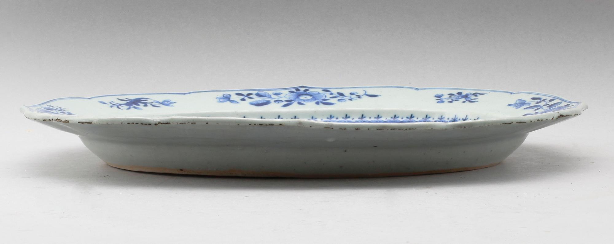 STEKFAT, porslin, Kina, Qianlong 1736-1795.