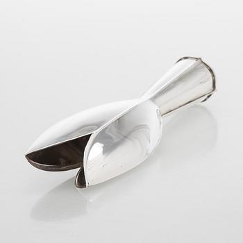 Tapio Wirkkala, a silver vase model TW 2, Kultakeskus, Hämeenlinna 1985.
