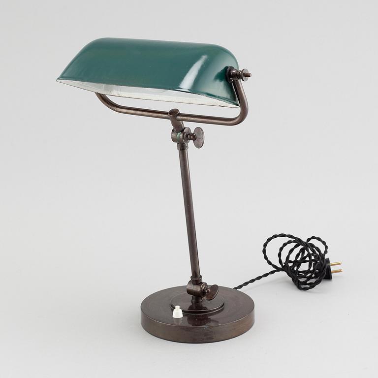 A mid 20th century table lamp.