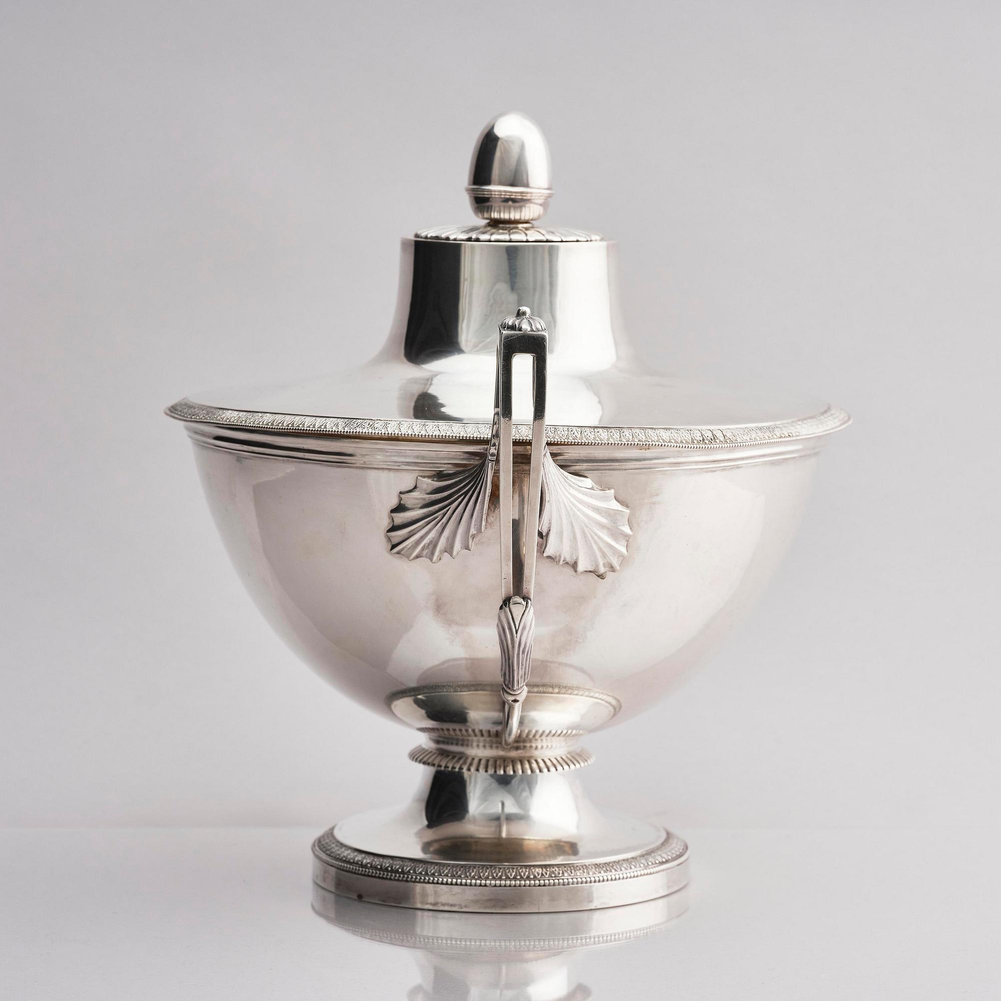 A Swiss silver tureen with lid, mark of Bossard & Sohn, 20th Century.