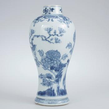 VAS, porslin, Kina, Qianlong (1736-95).