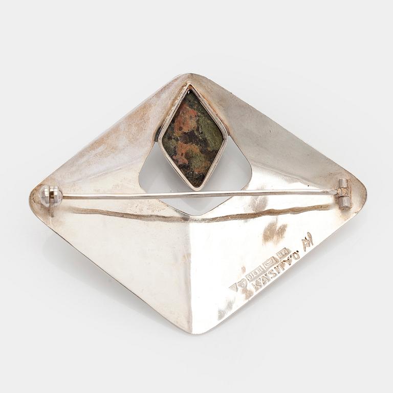 Mauno Honkanen, brooch, silver, granite, Helsinki 1963.