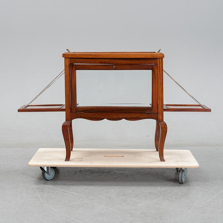 Monterbord/Serveringsbord, 1900-tal.