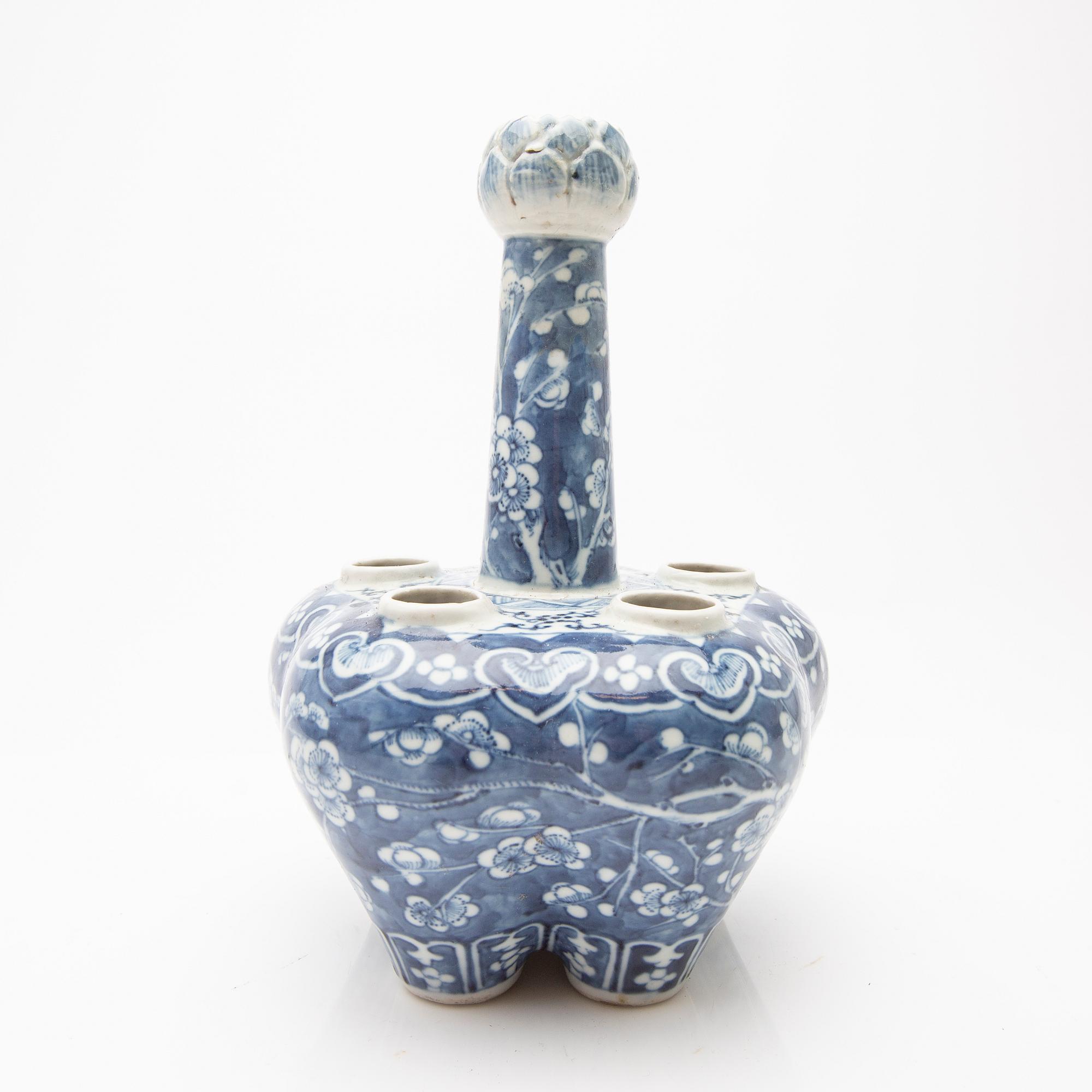 Vases, 2 pcs, China, 19th century.
