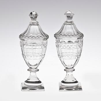 URNOR, ett par, glas, 1800-tal.