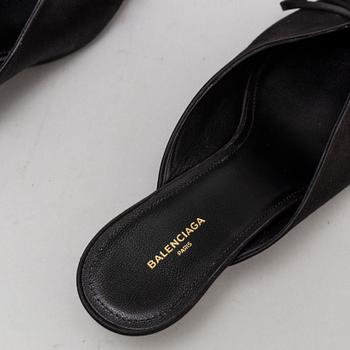 BALENCIAGA, a crepe de satin mules/kitten heels, app 38.
