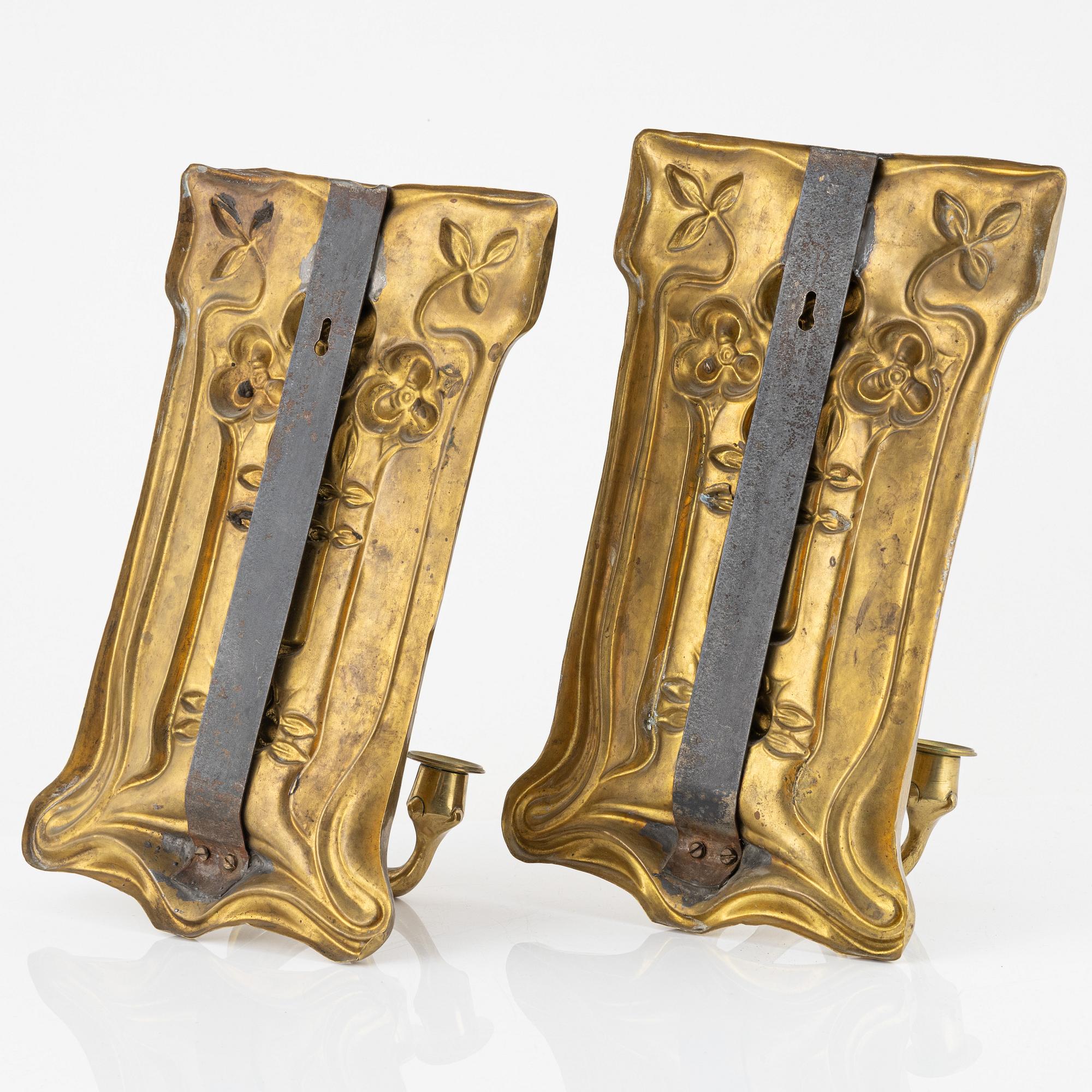 A pair Art Nouveau wall sconces, around the year 1900.
