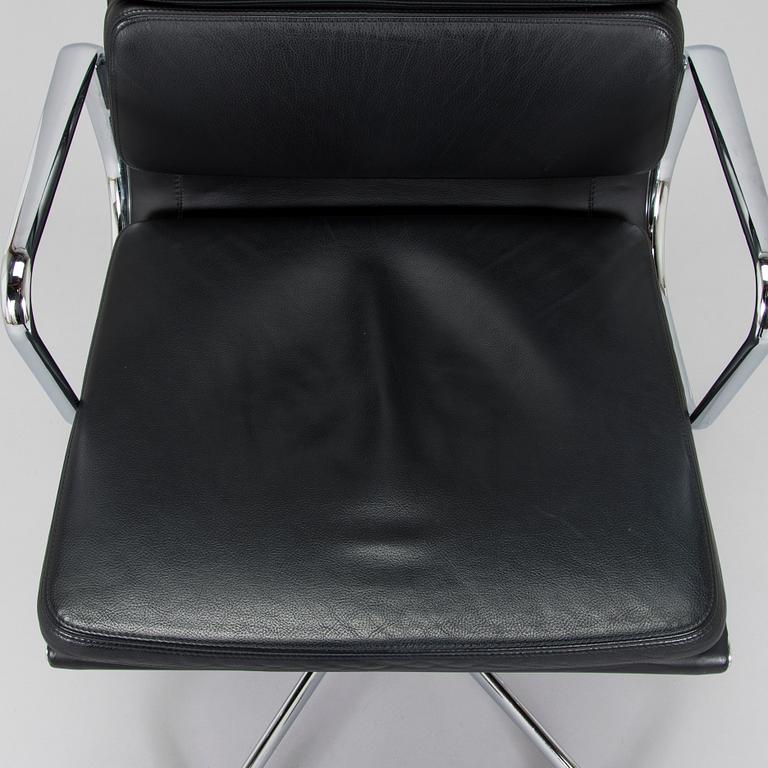Charles & Ray Eames,  A 21st Century "Soft Pad Chair EA 219, high backrest" office chair, Vitra.