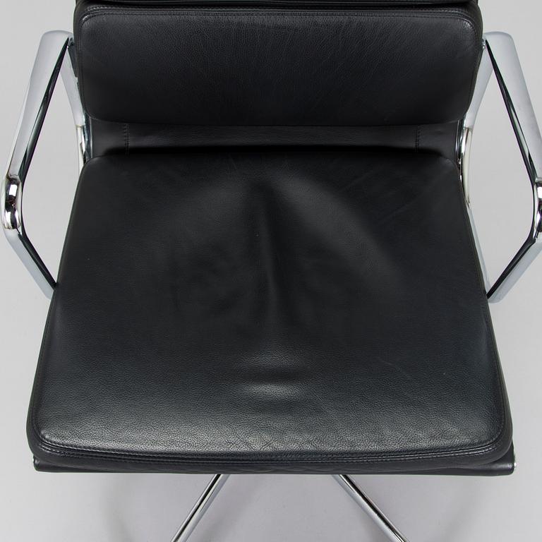 Charles & Ray Eames, Kontorsstol, "Soft Pad Chair EA 219, high backrest", Vitra. 2000-tal.