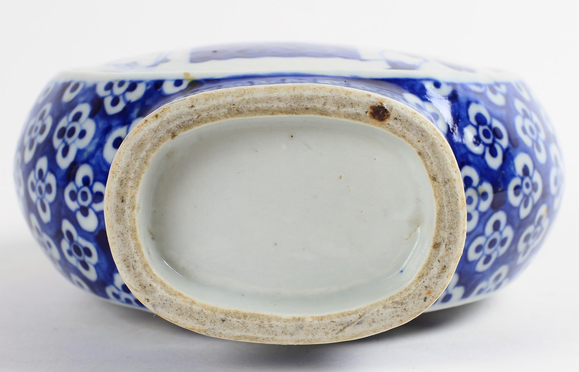 PILGRIMSKRUS, porslin, Kina, 1800-tal.
