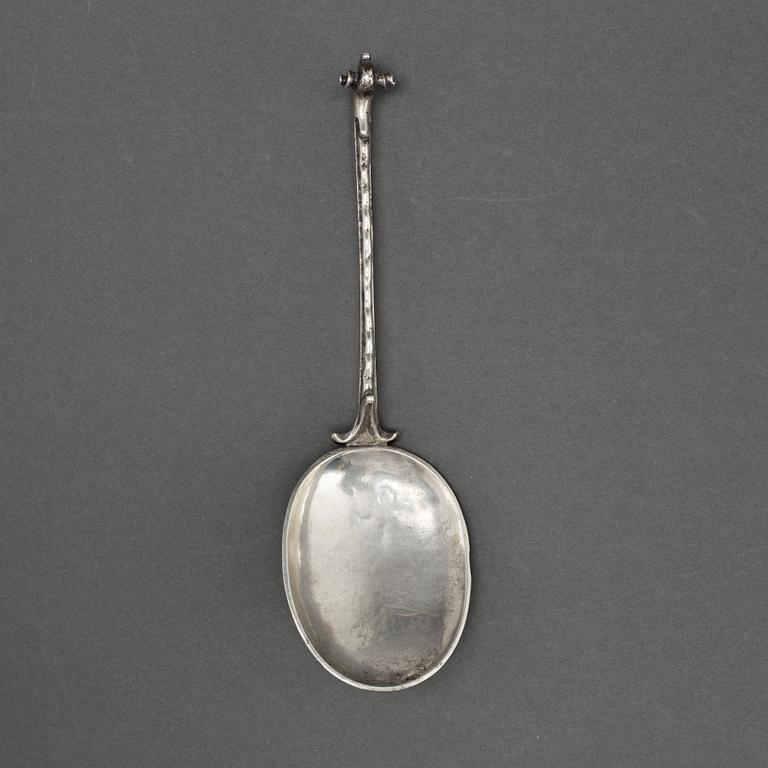 SKED med volutformad knopp, av Henrik Möller, Stockholm (verksam 1645-1690).