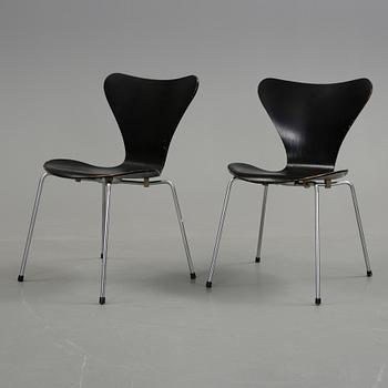 STOLAR, ett par, "Sjuan", Arne Jacobsen, Fritz Hansen.