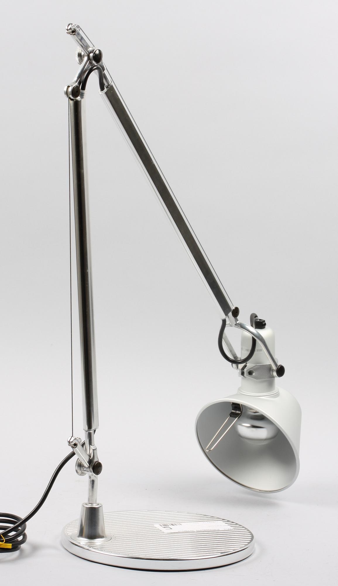 BORDSARMATUR, metall. Artemide, Tolomeo Bord, design: Michele De Lucchi, Giancarlo Fassina.