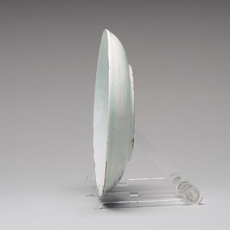 A blue and white dish, late Ming dynasty (1368-1644).