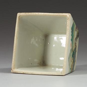 A rectangular bowl, China, Republic, 20th Century, with  hall-mark.