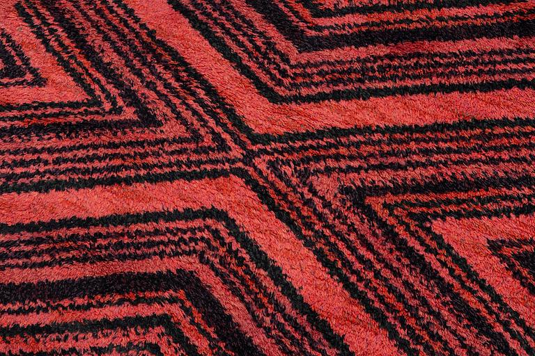 Barbro Nilsson, matta, 'Tigerfällen', knotted pile (rya), c. 260 x 154 cm, signed AB MMF BN.