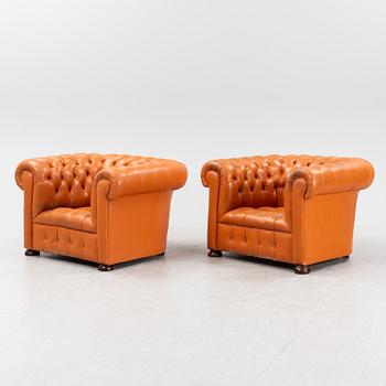Fåtöljer, ett par, sk Chesterfield, sent 1900-tal.