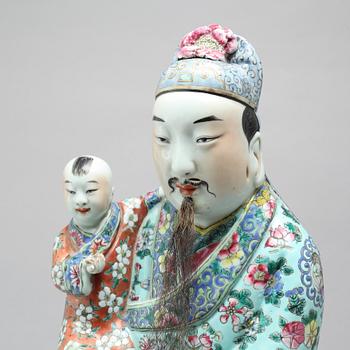 A chinese porcelian figurin from the first half of the 20th century.