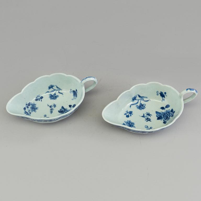 Two blue and white sauce boats, Qing dynasty, Qianlong (1736-95).