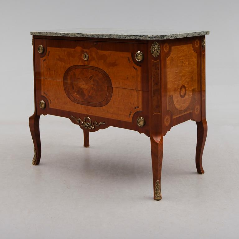 BYRÅ, gustaviansk stil, 1900-talets andra hälft.