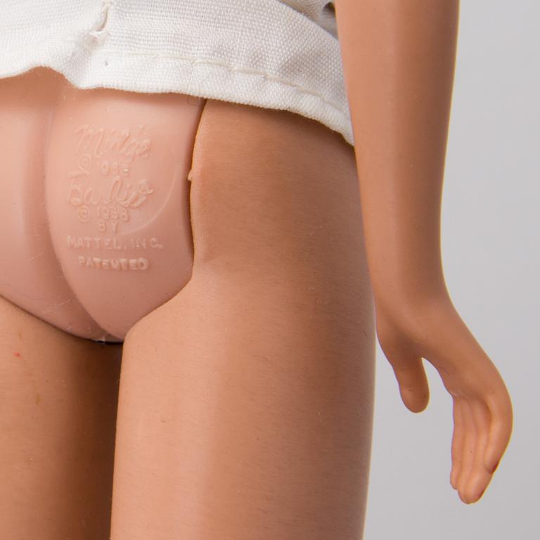 Barbie doll 'Midge' and two sets of clothes, one for Barbie and one for Ken. Mattel, 1960-tal.