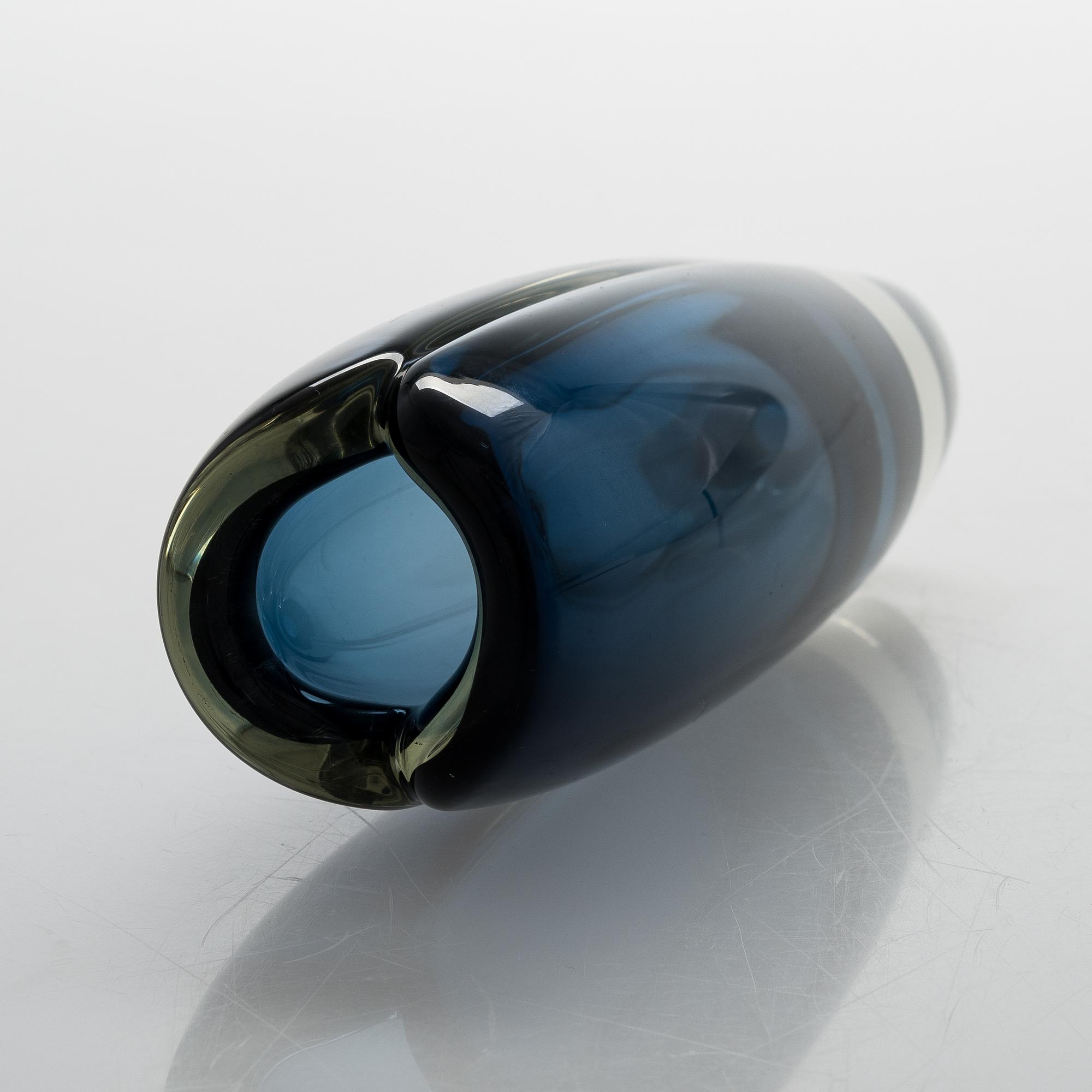 An 'Usva' glass vase by Kaj Franck, signed K. Franck Nuutajärvi Notsjö -62.