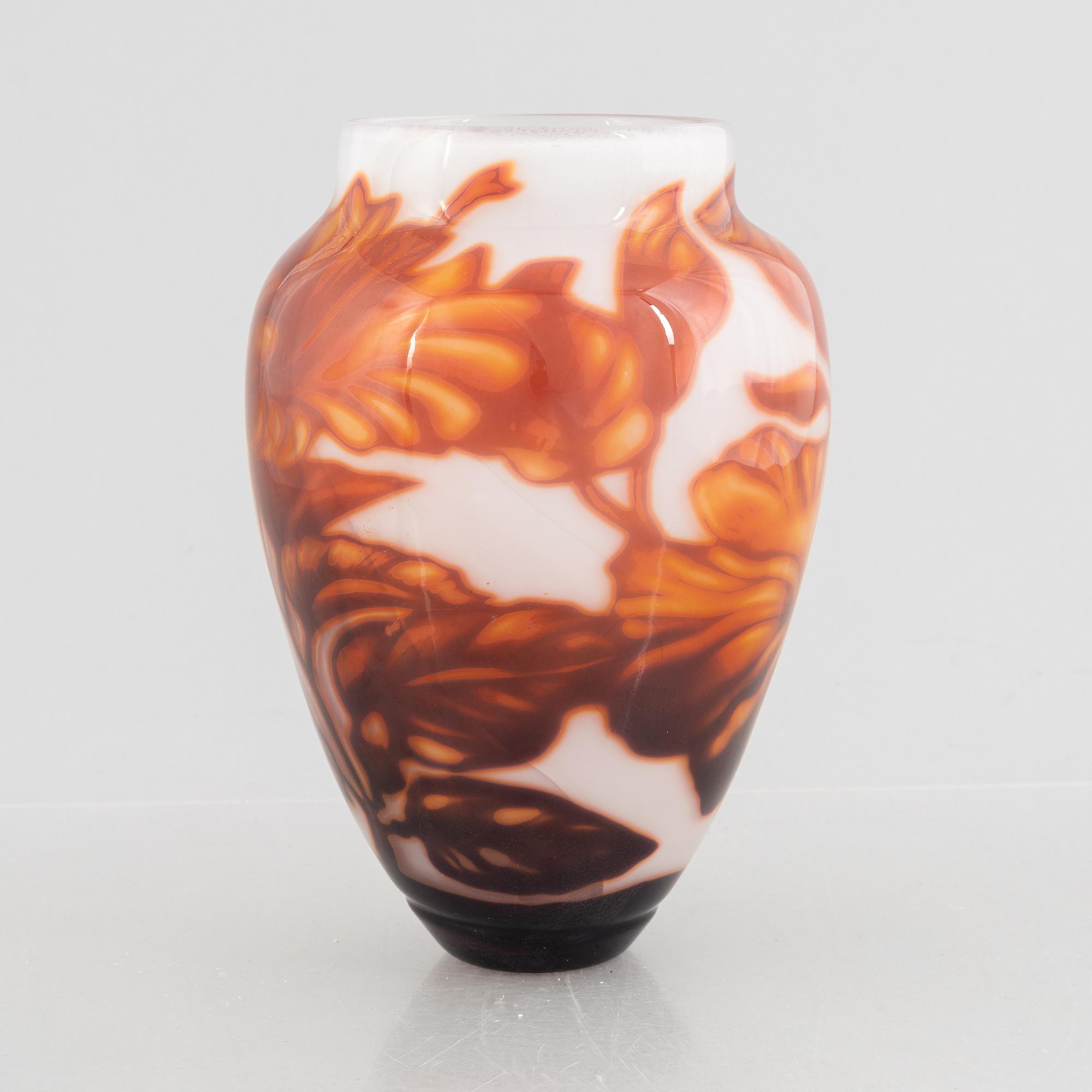 Eva Englund, a graal glass vase, Muraya 1992.