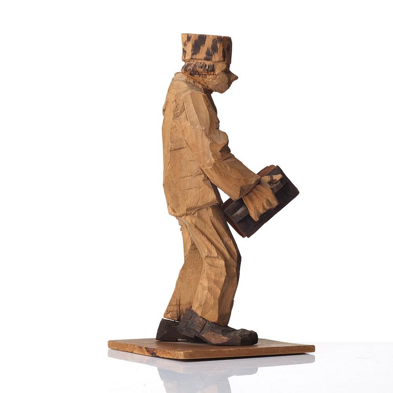 Axel Petersson Döderhultarn, Standing accordionist.