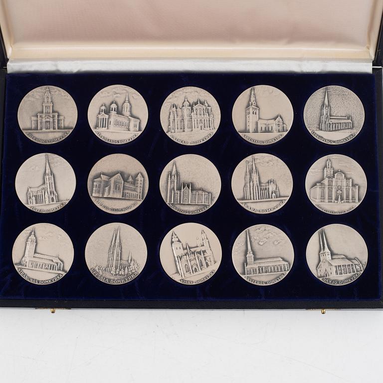 Medaljserie, 15 delar, silver, "Sveriges domkyrkor", AB Sporrong, Norrtälje, 1971-72.