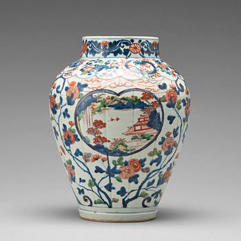 603. A blue and white Japanese jar, Edo period, 17th Century.