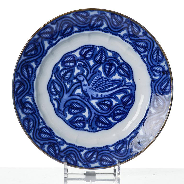Wilhelm Kåge, mattallrikar samt fat, 16 delar, flintgods och porslin, "Fågel Blå", Gustavsberg, i produktion 1932-33.