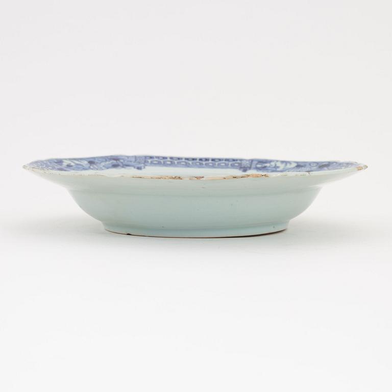 A set of six Chinese porcelain plates, Qing dynasty, 18th Century.