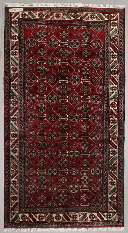 MATTA, Hamadan. Ca 312 x 170 cm.