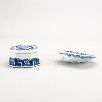 Saltkar samt smörsnäcka Kina Qianlong (1736-95) porslin.
