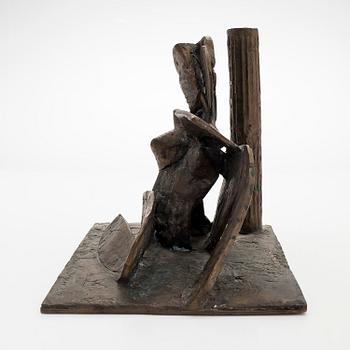 Erkki Kannosto, Sittande figur.