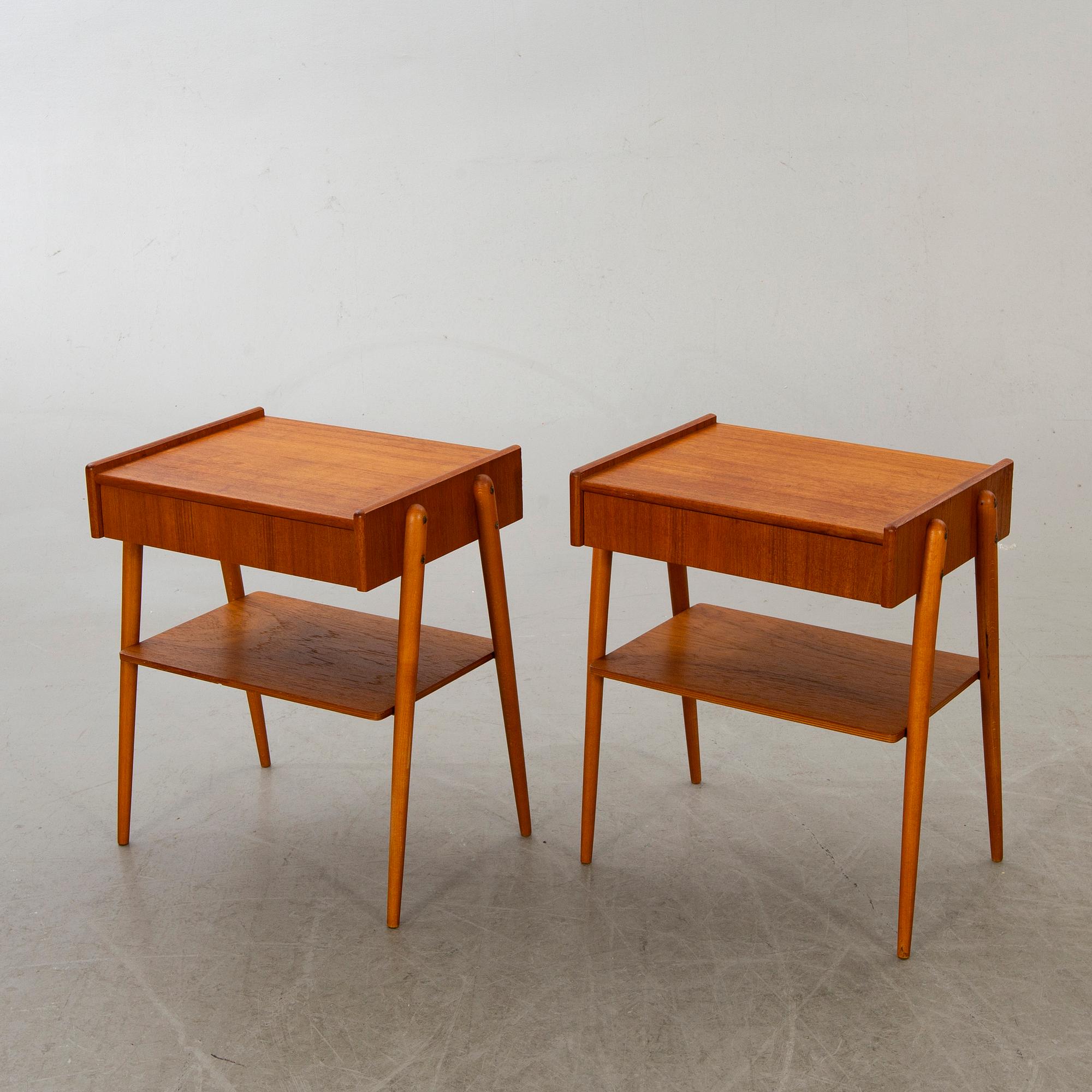 SÄNGBORD ett par 1960-tal.
