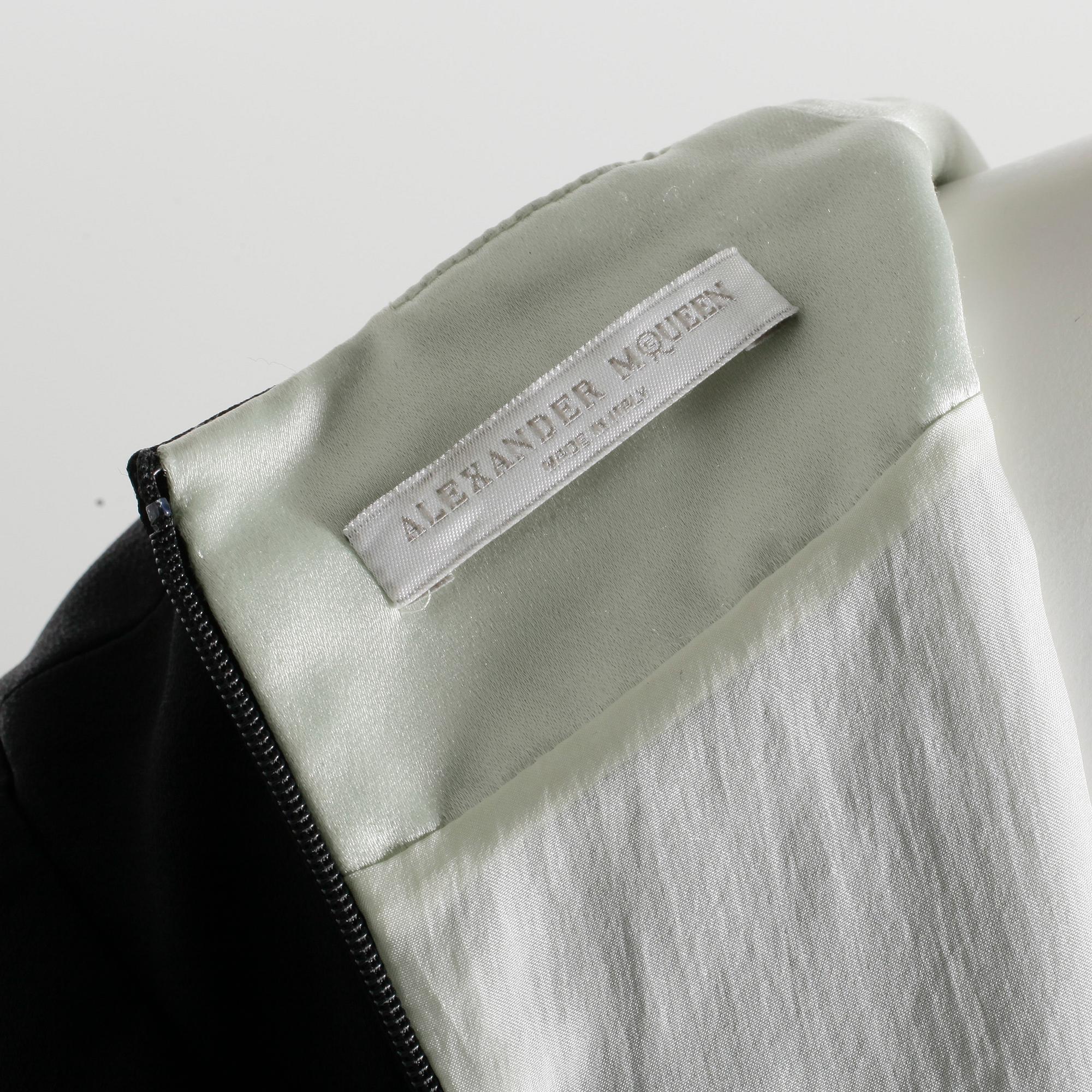 DRESS, Alexander Muqeen, size 46.