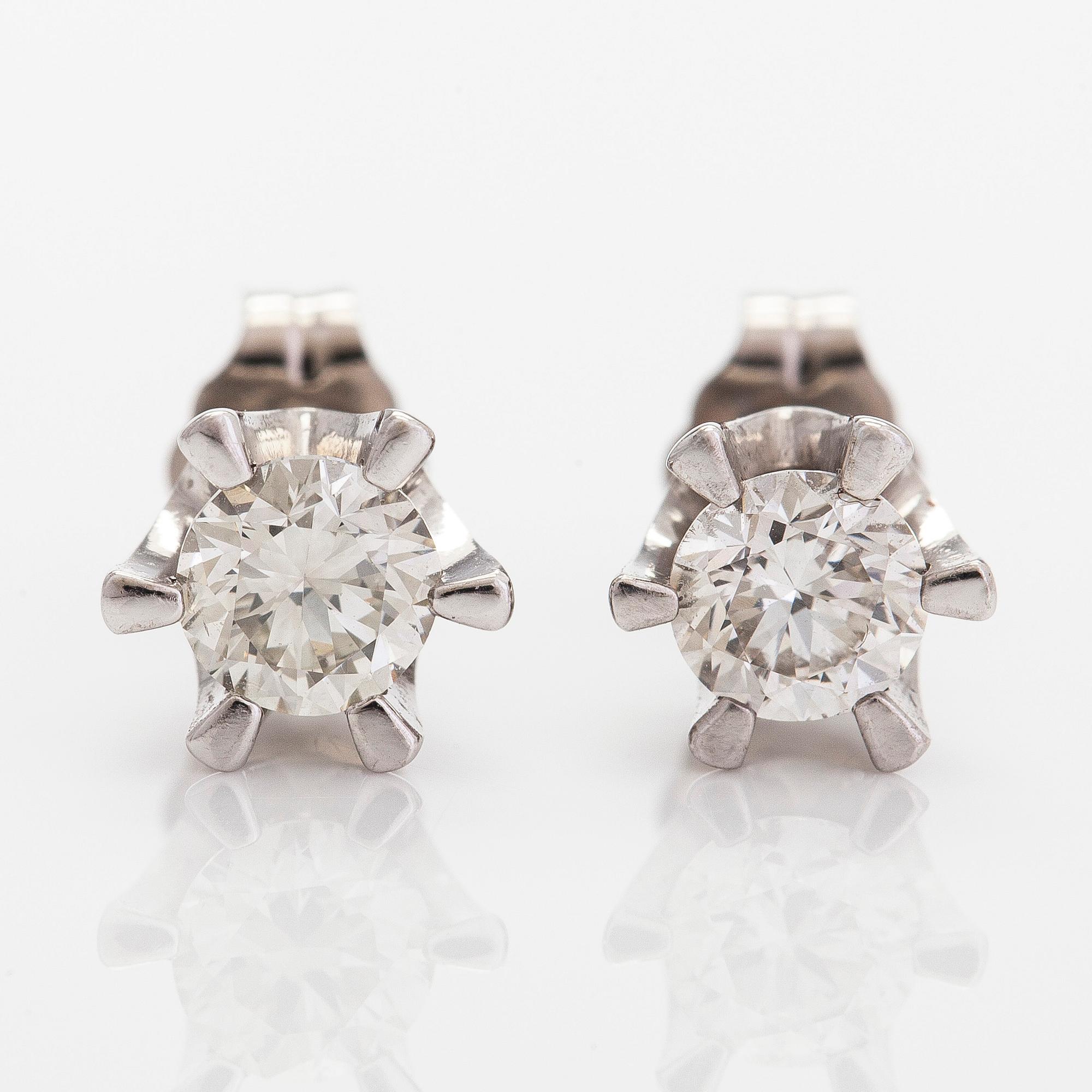 Örhängen, 14K vitguld, briljantslipade diamanter totalt ca 0.74 ct.