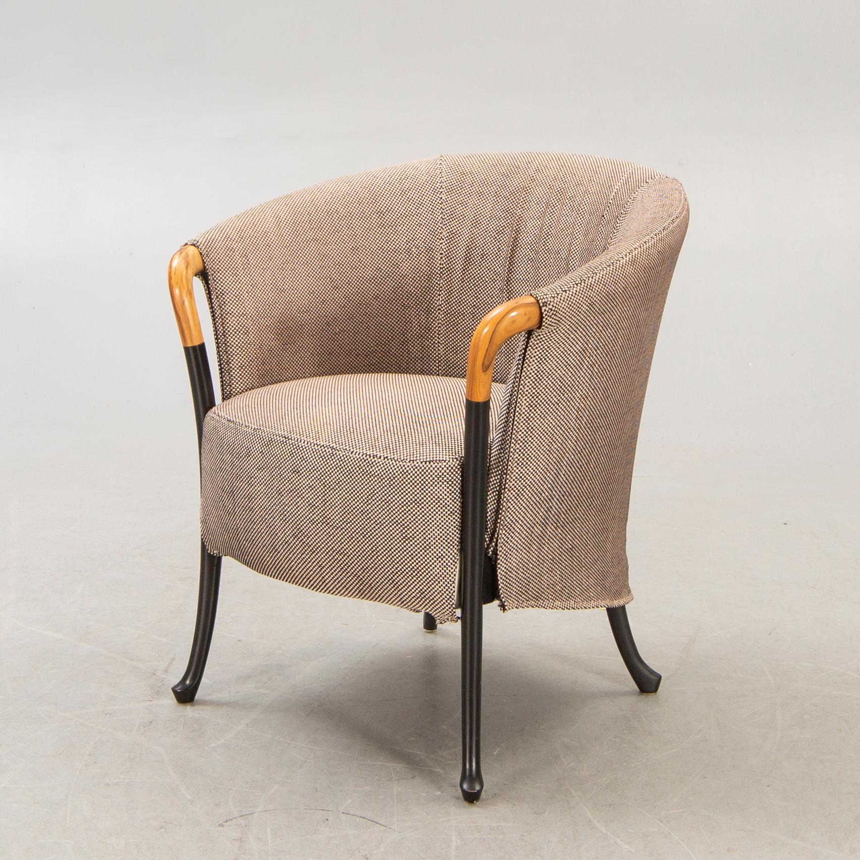 An Umberto Asagno Porgetti easy chair for Giorgetti Italy 1980s.