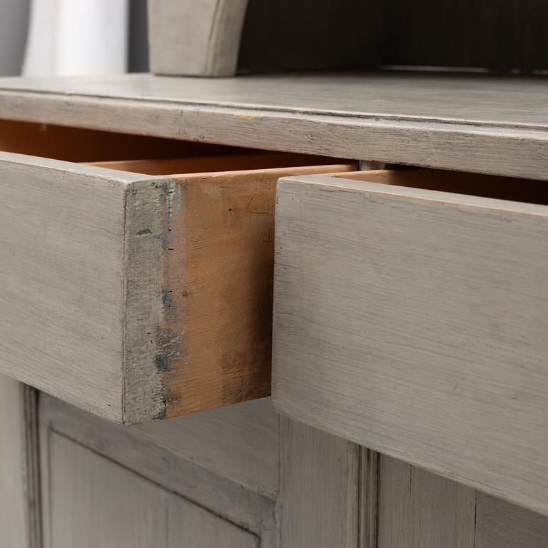 Skänkskåp, 1800-talets första hälft.